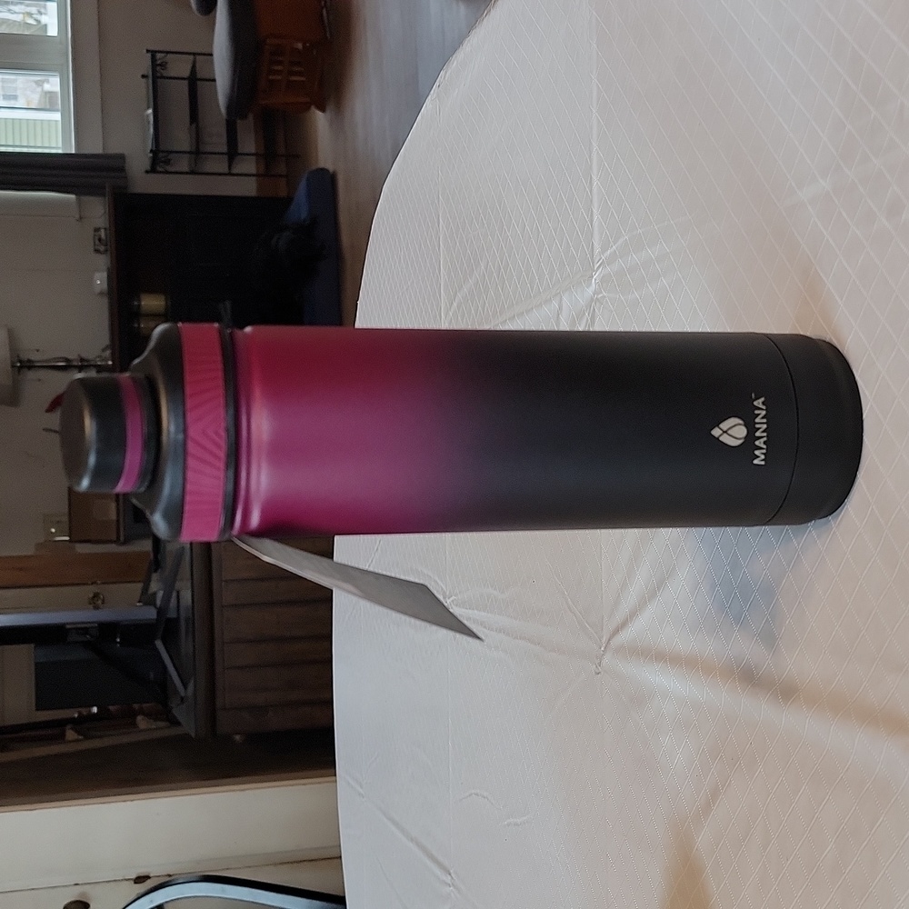 Manna Hydration Saratoga 26 oz water bottle